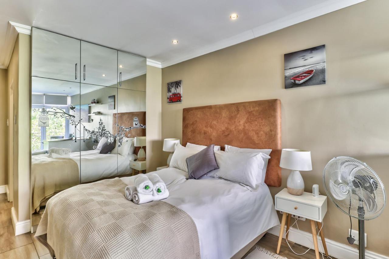 Apartamento Hyde Park On The Square Ciudad del Cabo Exterior foto